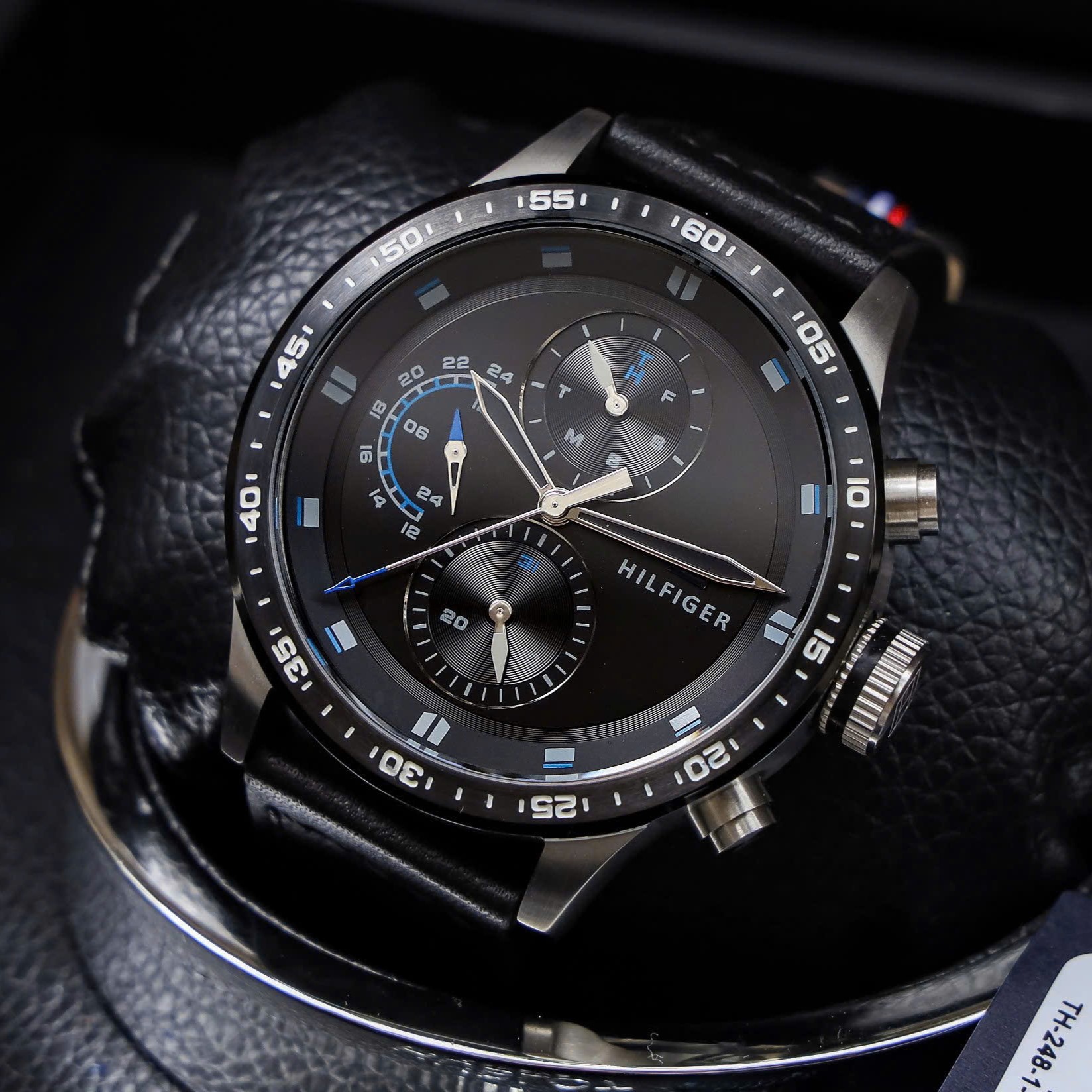 Đồng Hồ Nam Tommy Hilfiger Mens Watch On The Strap Black 1791810 16